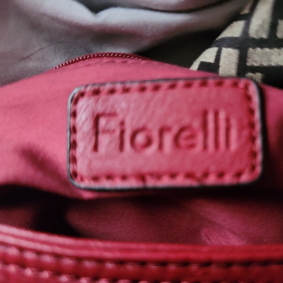 FIORETTI ---Leather, Burgundy purse EUC - Picture 2 of 3